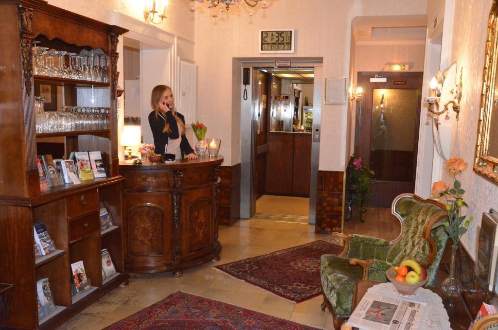 Hotel Waldersee Hannover Ngoại thất bức ảnh