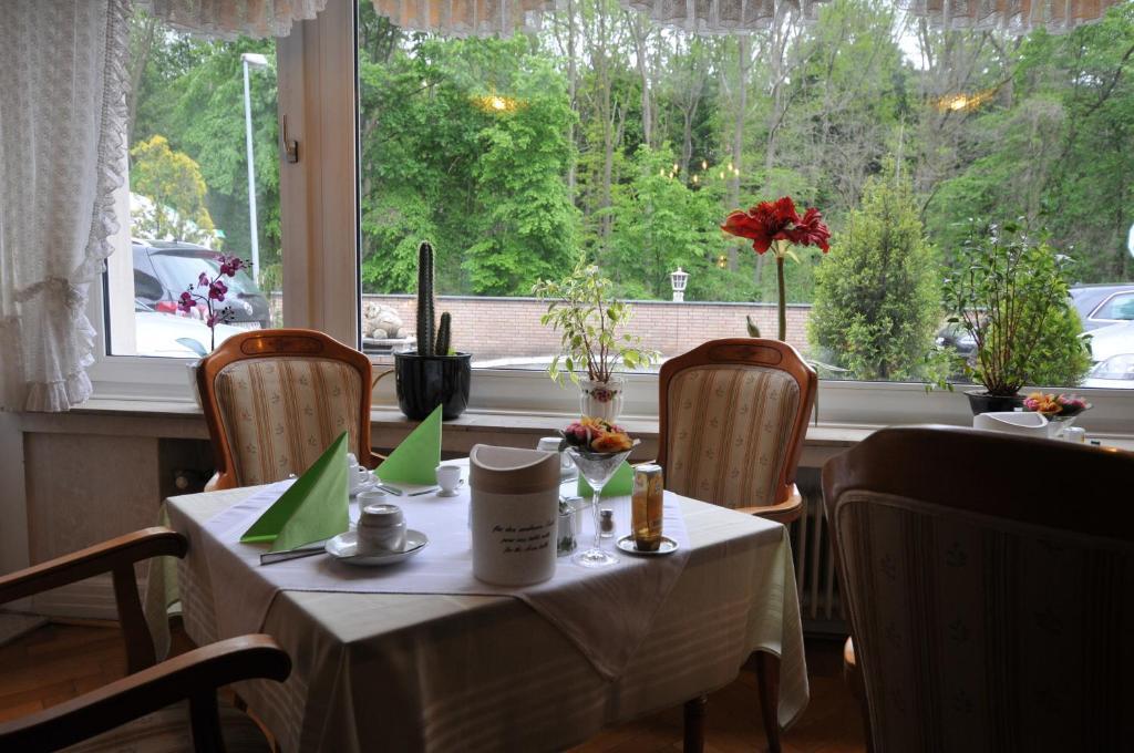 Hotel Waldersee Hannover Ngoại thất bức ảnh