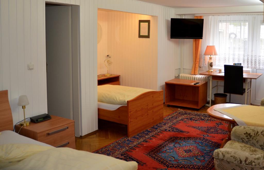 Hotel Waldersee Hannover Ngoại thất bức ảnh